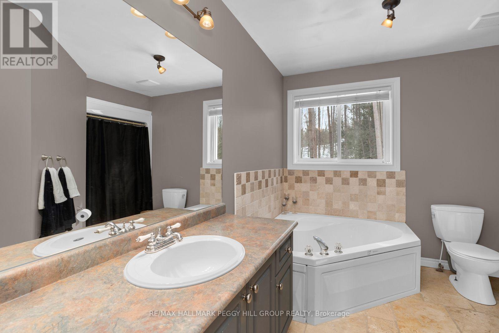 5 Campbell Court, Springwater, Ontario  L0L 1V0 - Photo 11 - S12866440