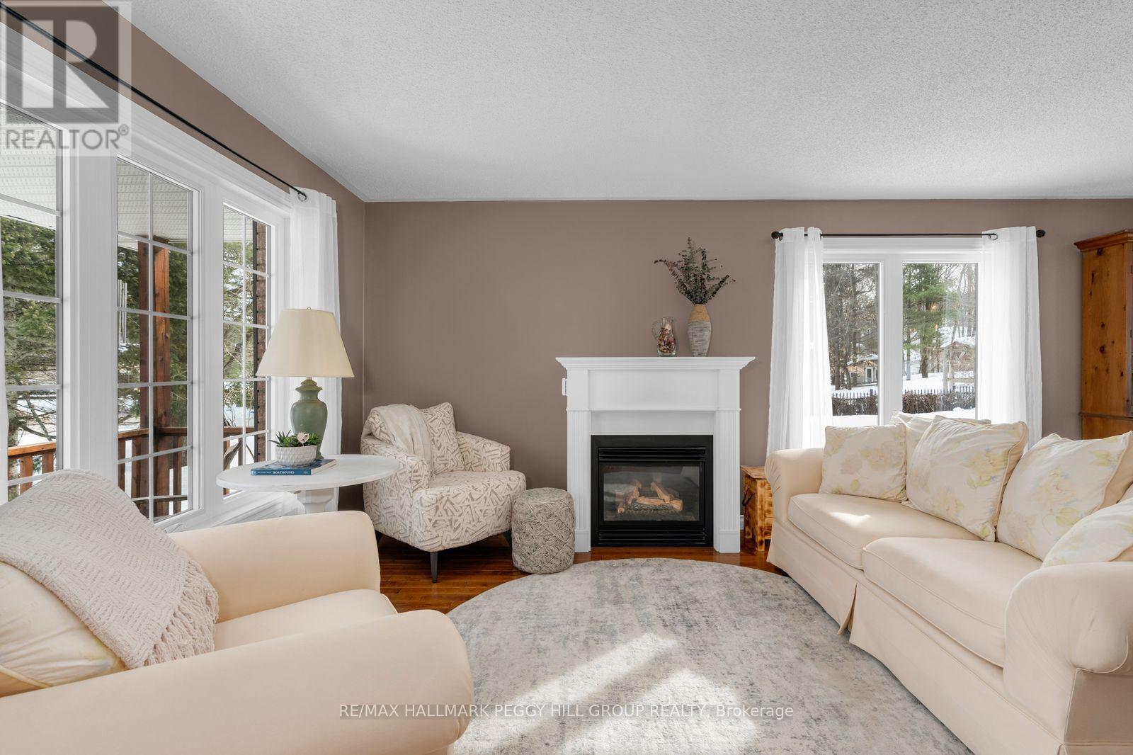 5 Campbell Court, Springwater, Ontario  L0L 1V0 - Photo 4 - S12866440