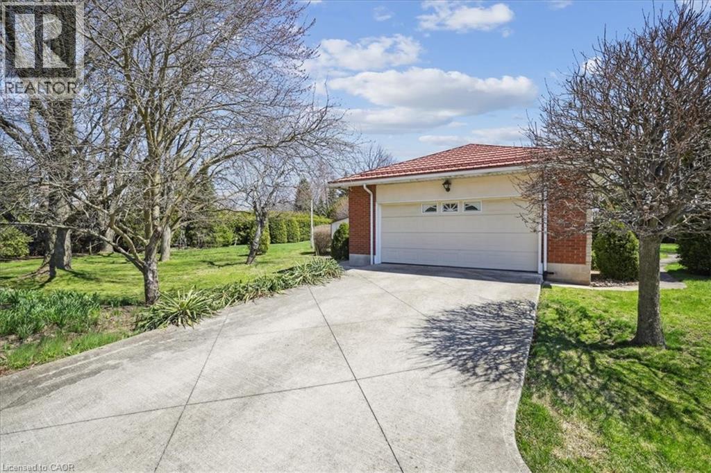 1 Westview Crescent, Waterdown, Ontario  L8B 0E4 - Photo 4 - 40810773