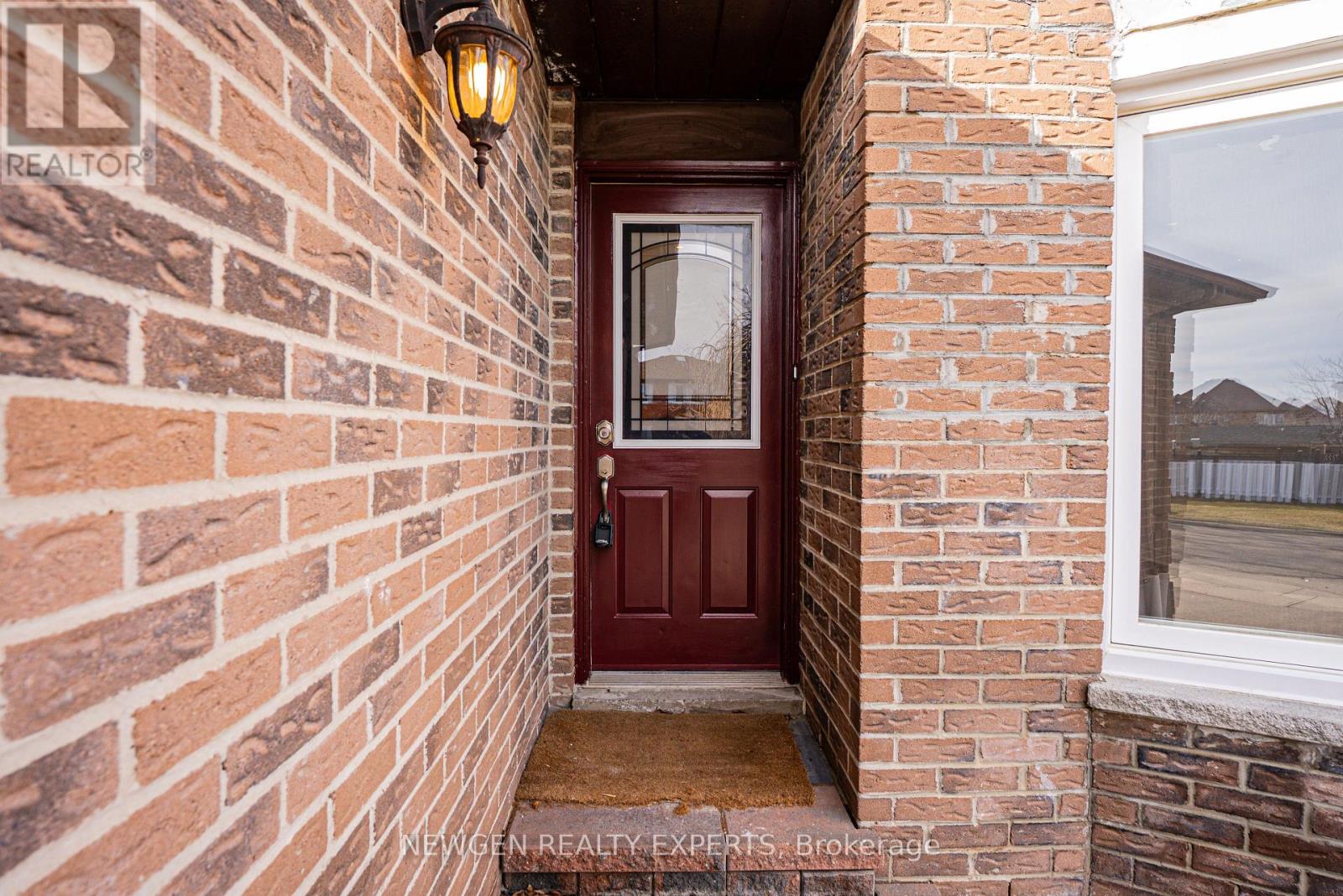 609 Yorkminster Crescent, Mississauga, Ontario  L5R 2A1 - Photo 3 - W12866374