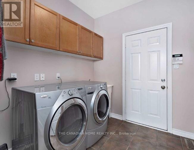 398 Van Kirk Drive, Brampton, Ontario  L7A 3V5 - Photo 9 - W12866458