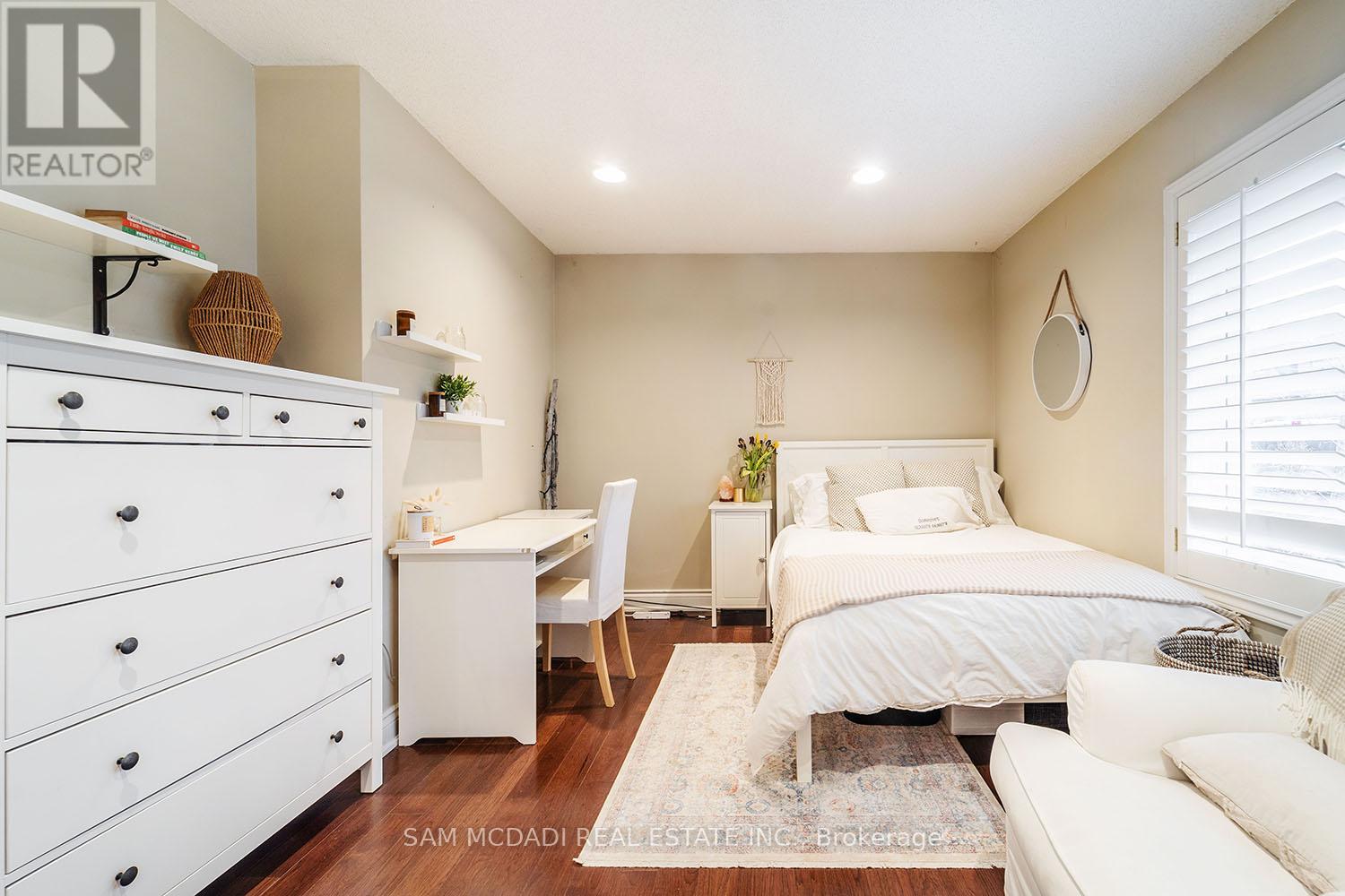 388 Ash Road, Oakville, Ontario  L6J 4P7 - Photo 20 - W12866514