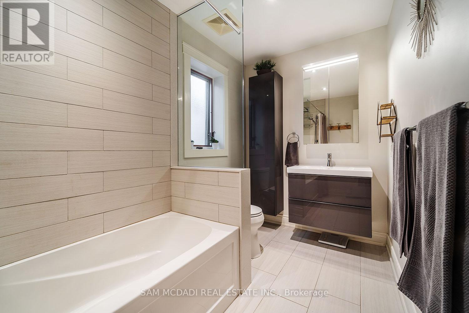 388 Ash Road, Oakville, Ontario  L6J 4P7 - Photo 23 - W12866514