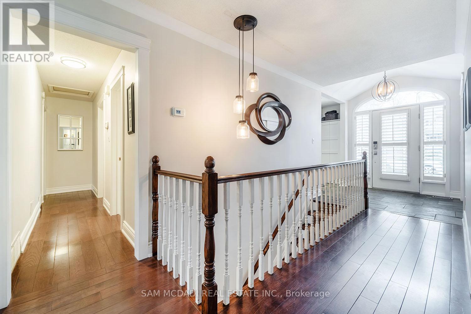 388 Ash Road, Oakville, Ontario  L6J 4P7 - Photo 4 - W12866514