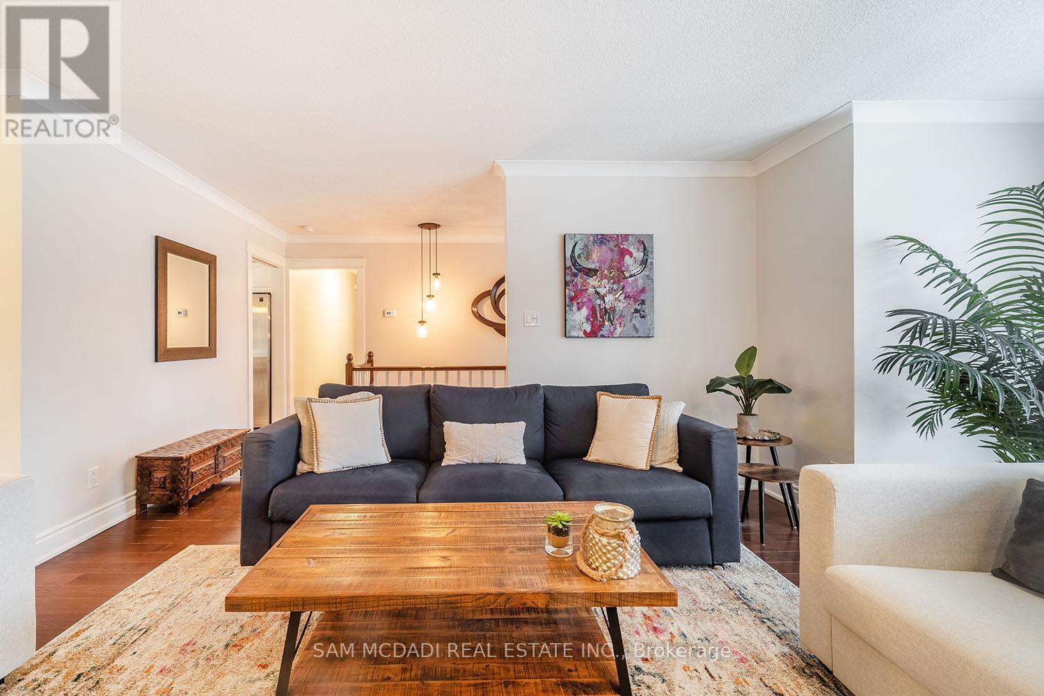 388 Ash Road, Oakville, Ontario  L6J 4P7 - Photo 7 - W12866514