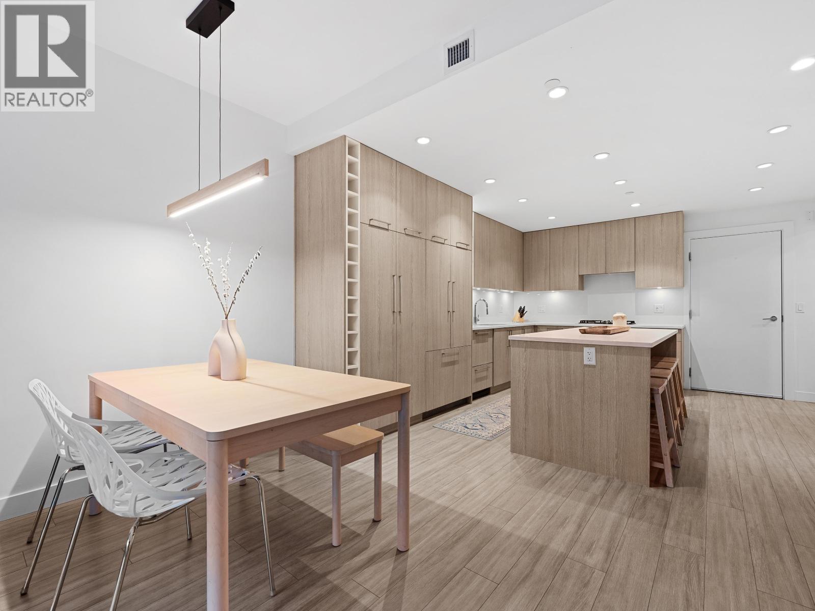 107 733 E 3rd Street, North Vancouver, British Columbia  V7L 1G8 - Photo 7 - R3090101