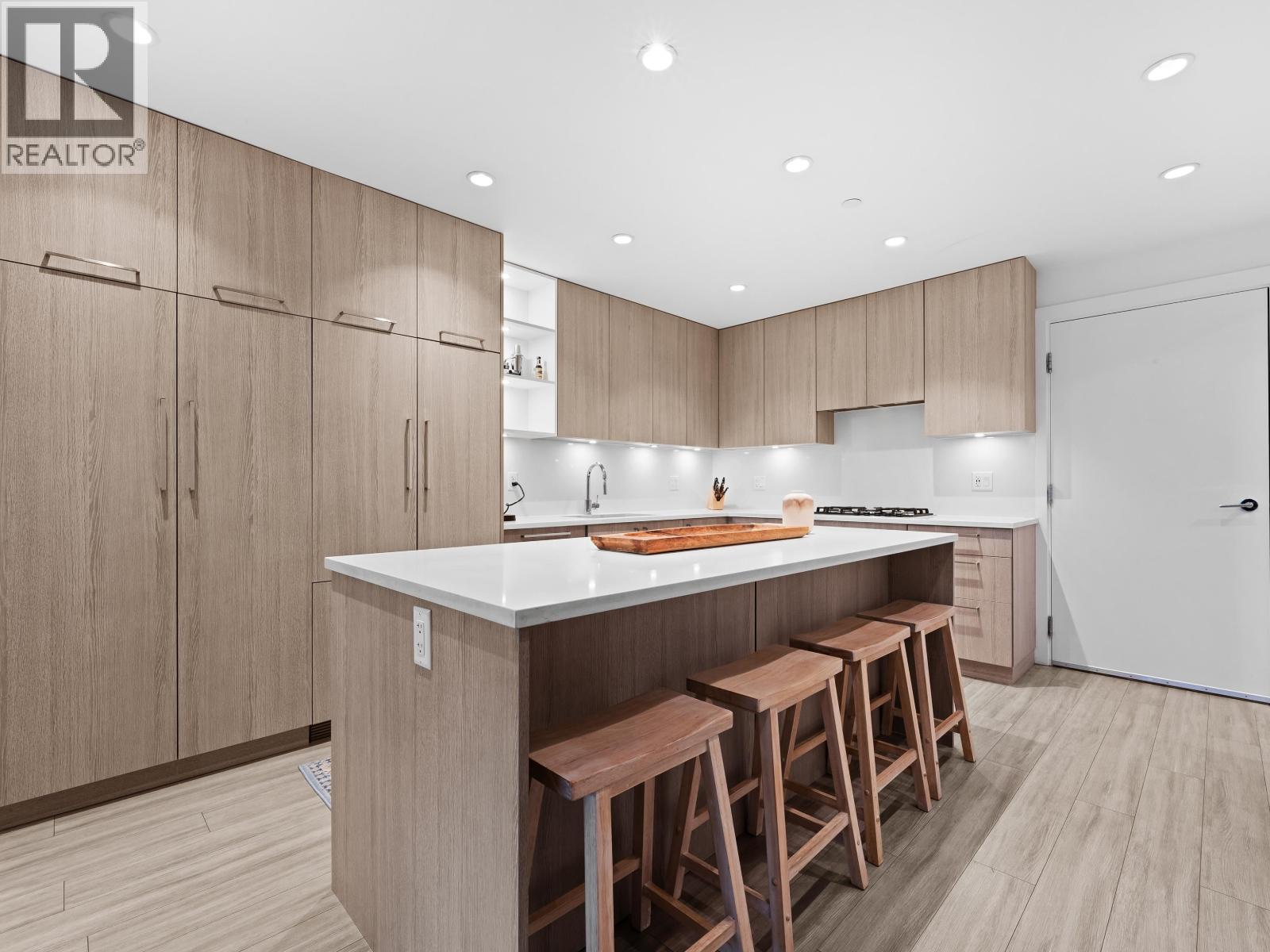 107 733 E 3rd Street, North Vancouver, British Columbia  V7L 1G8 - Photo 10 - R3090101