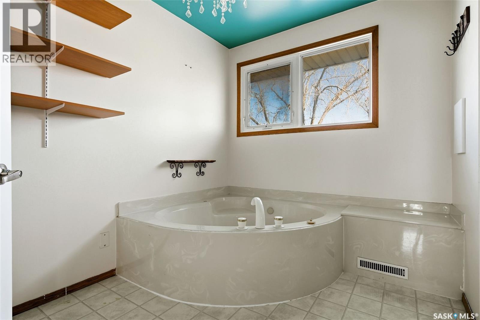 215 Dorothy Street, Regina, Saskatchewan  S4T 5V7 - Photo 21 - SK030055