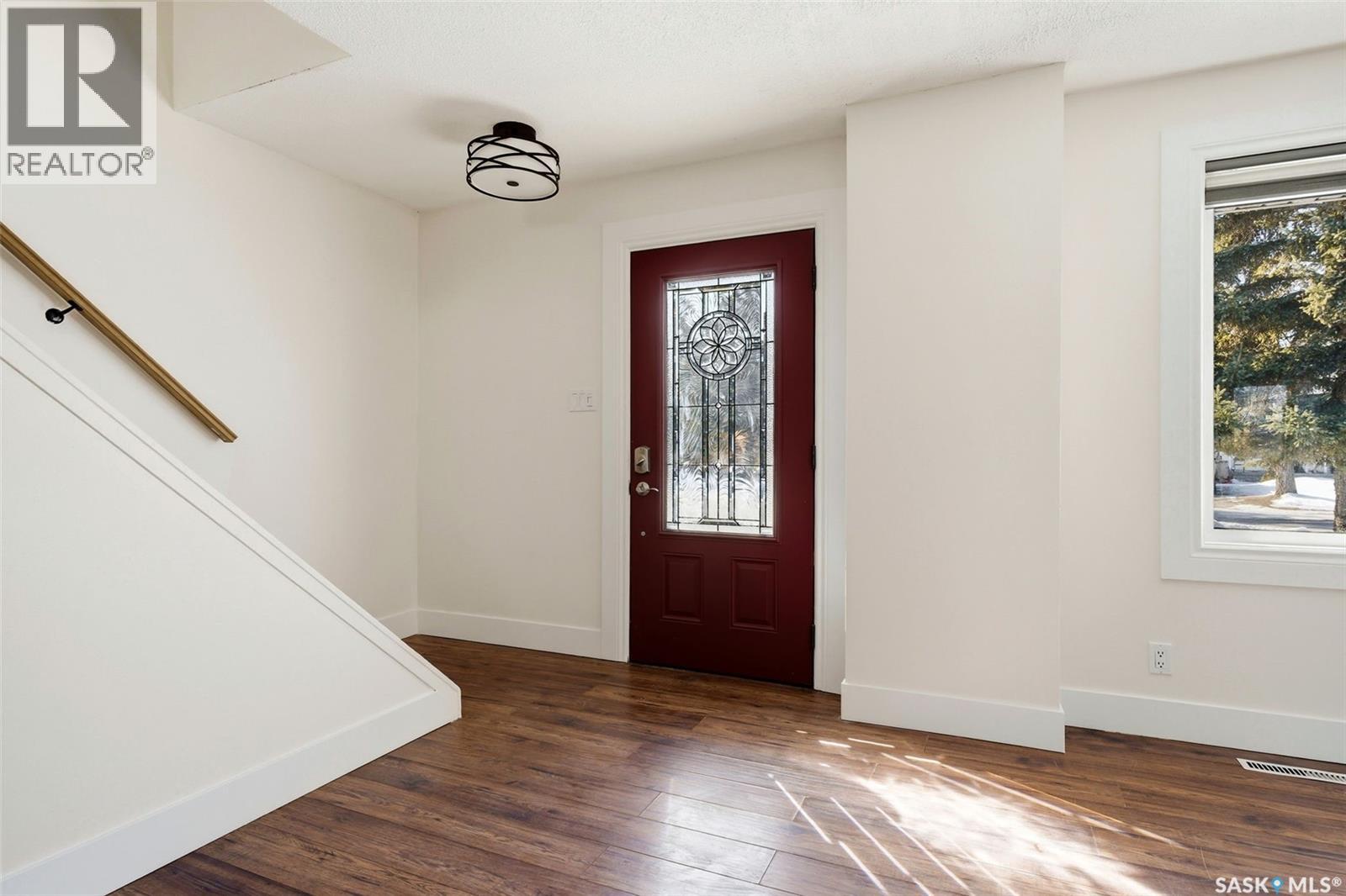 215 Dorothy Street, Regina, Saskatchewan  S4T 5V7 - Photo 3 - SK030055