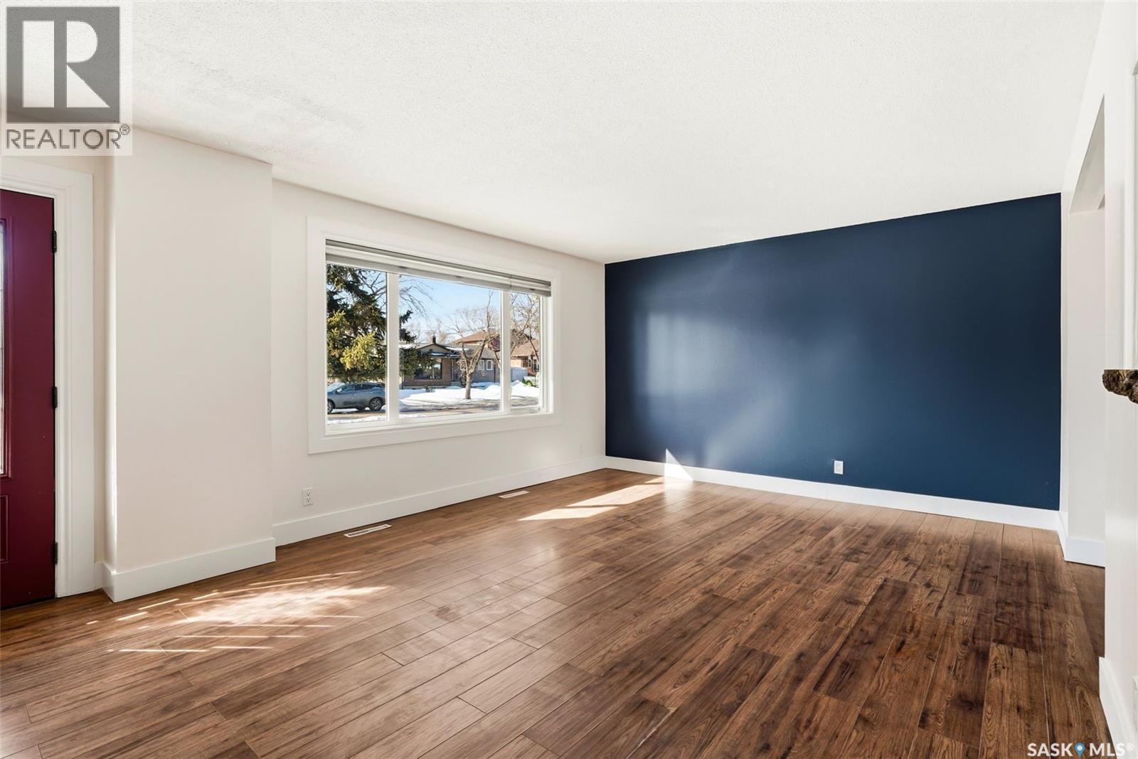 215 Dorothy Street, Regina, Saskatchewan  S4T 5V7 - Photo 4 - SK030055