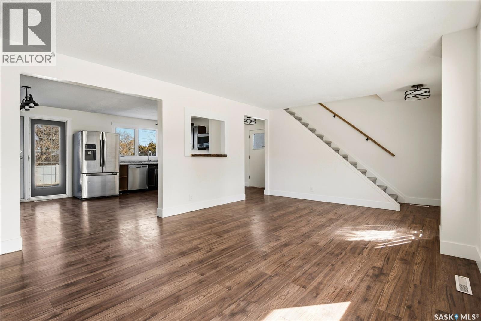 215 Dorothy Street, Regina, Saskatchewan  S4T 5V7 - Photo 6 - SK030055