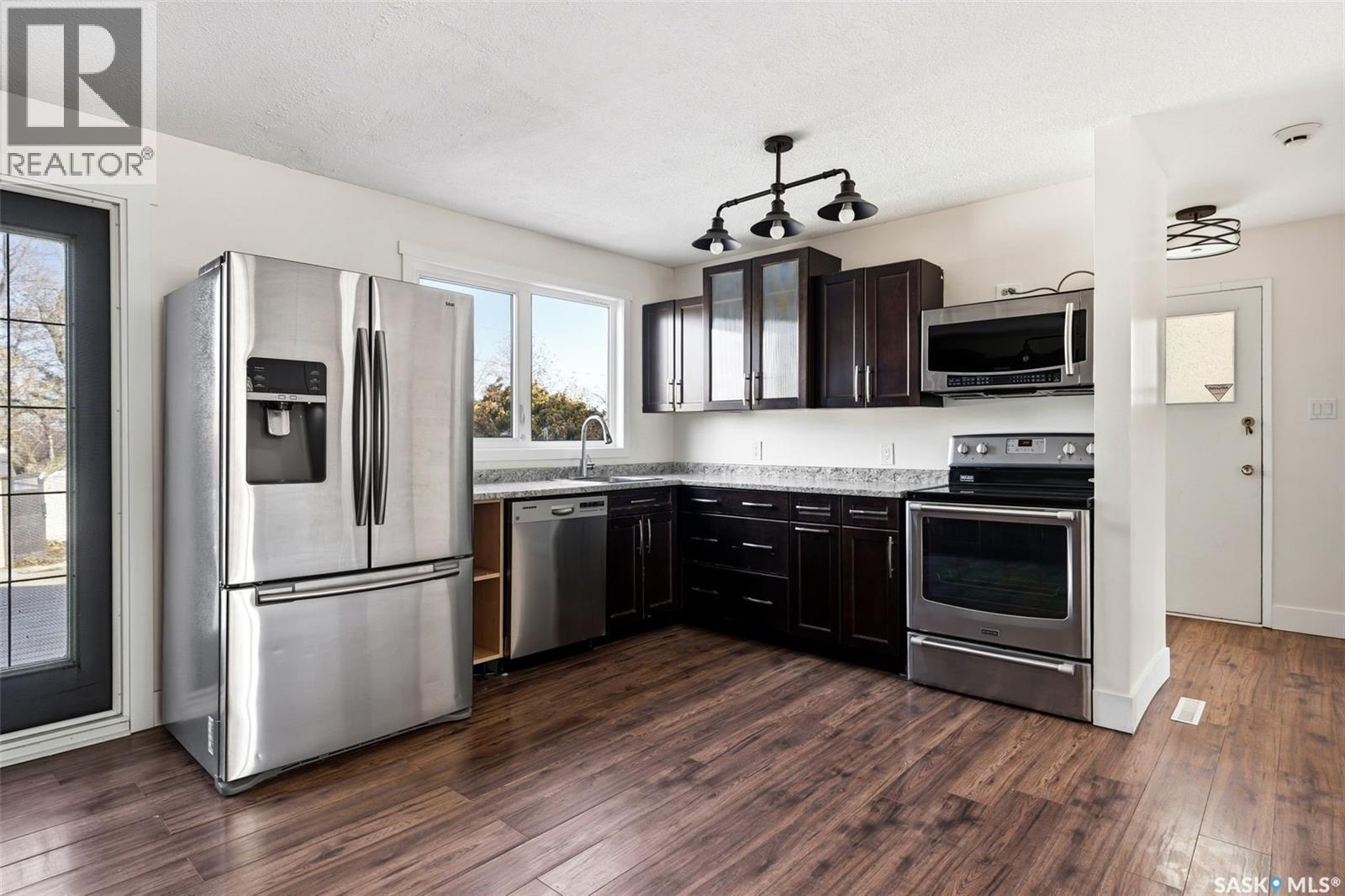 215 Dorothy Street, Regina, Saskatchewan  S4T 5V7 - Photo 7 - SK030055