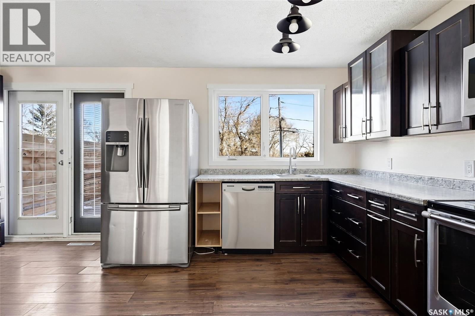 215 Dorothy Street, Regina, Saskatchewan  S4T 5V7 - Photo 8 - SK030055