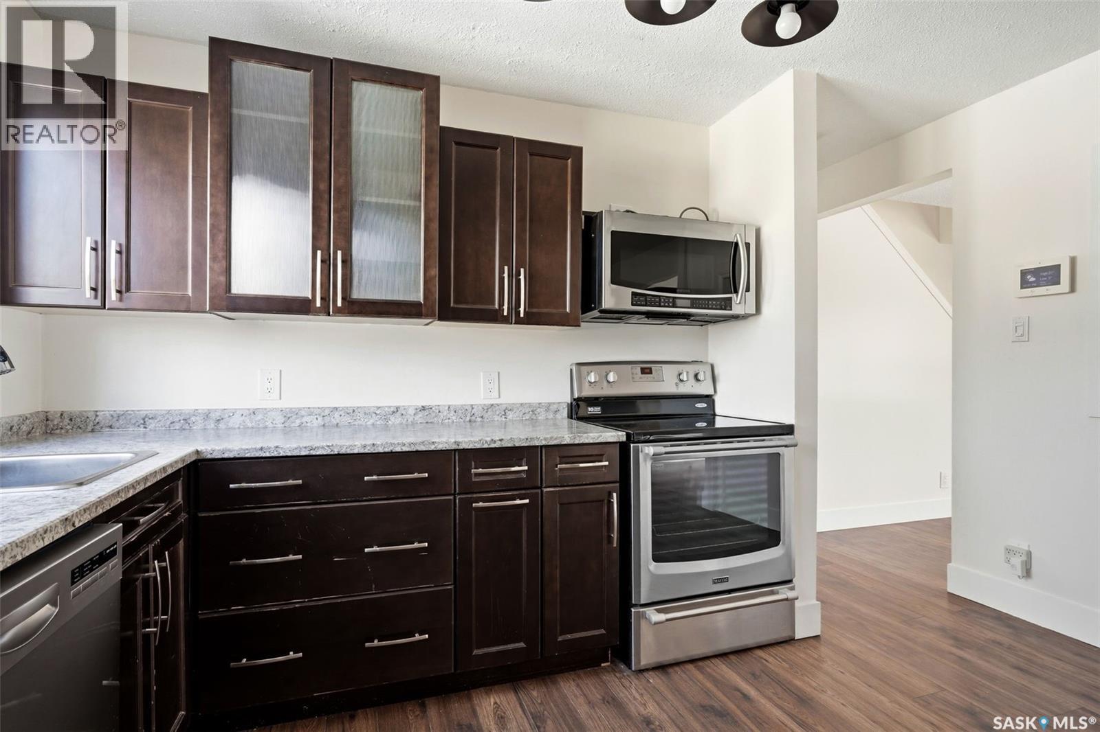 215 Dorothy Street, Regina, Saskatchewan  S4T 5V7 - Photo 9 - SK030055