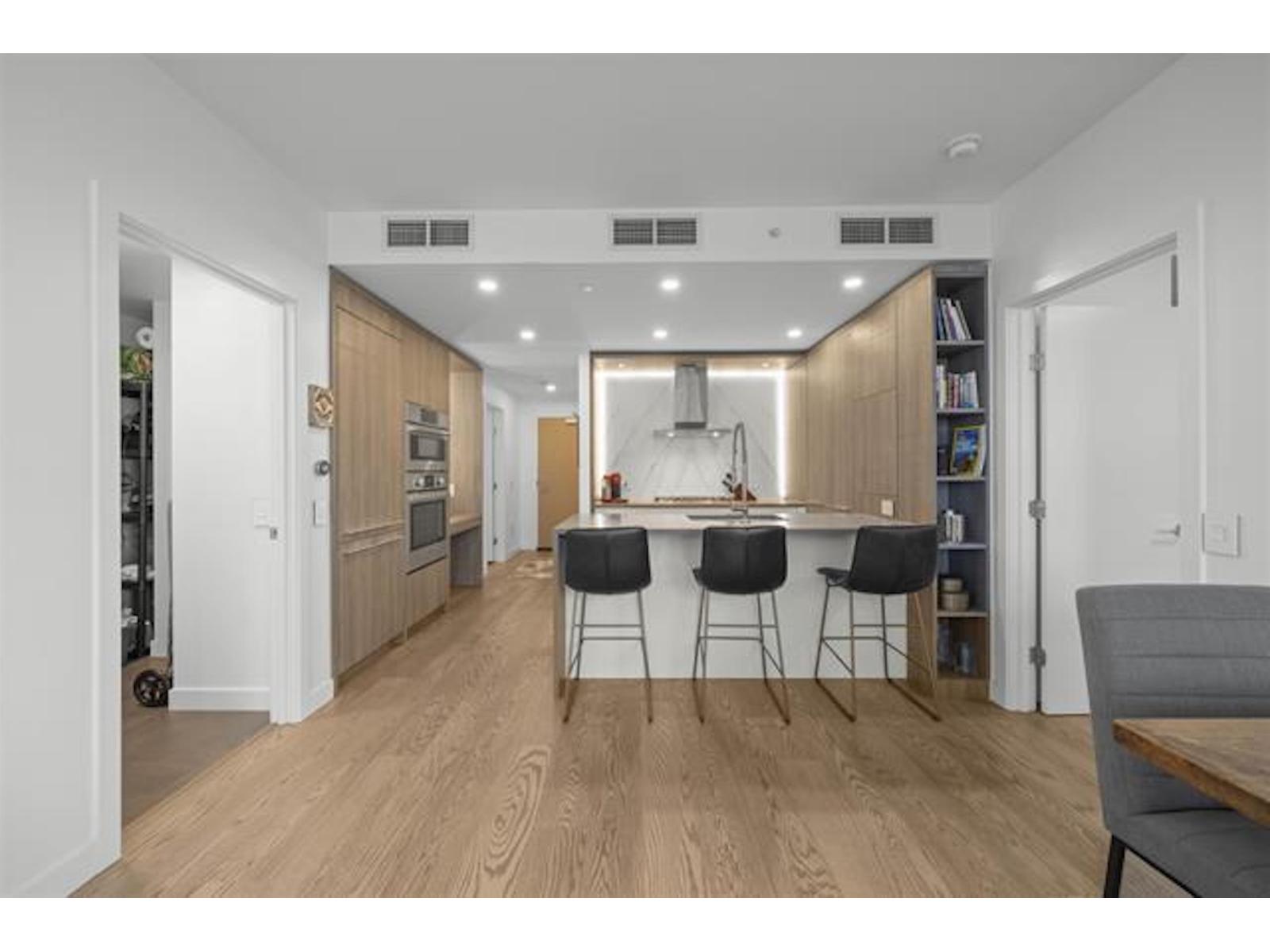 501 15165 Thrift Avenue, White Rock, British Columbia  V4B 0C1 - Photo 5 - R3097129