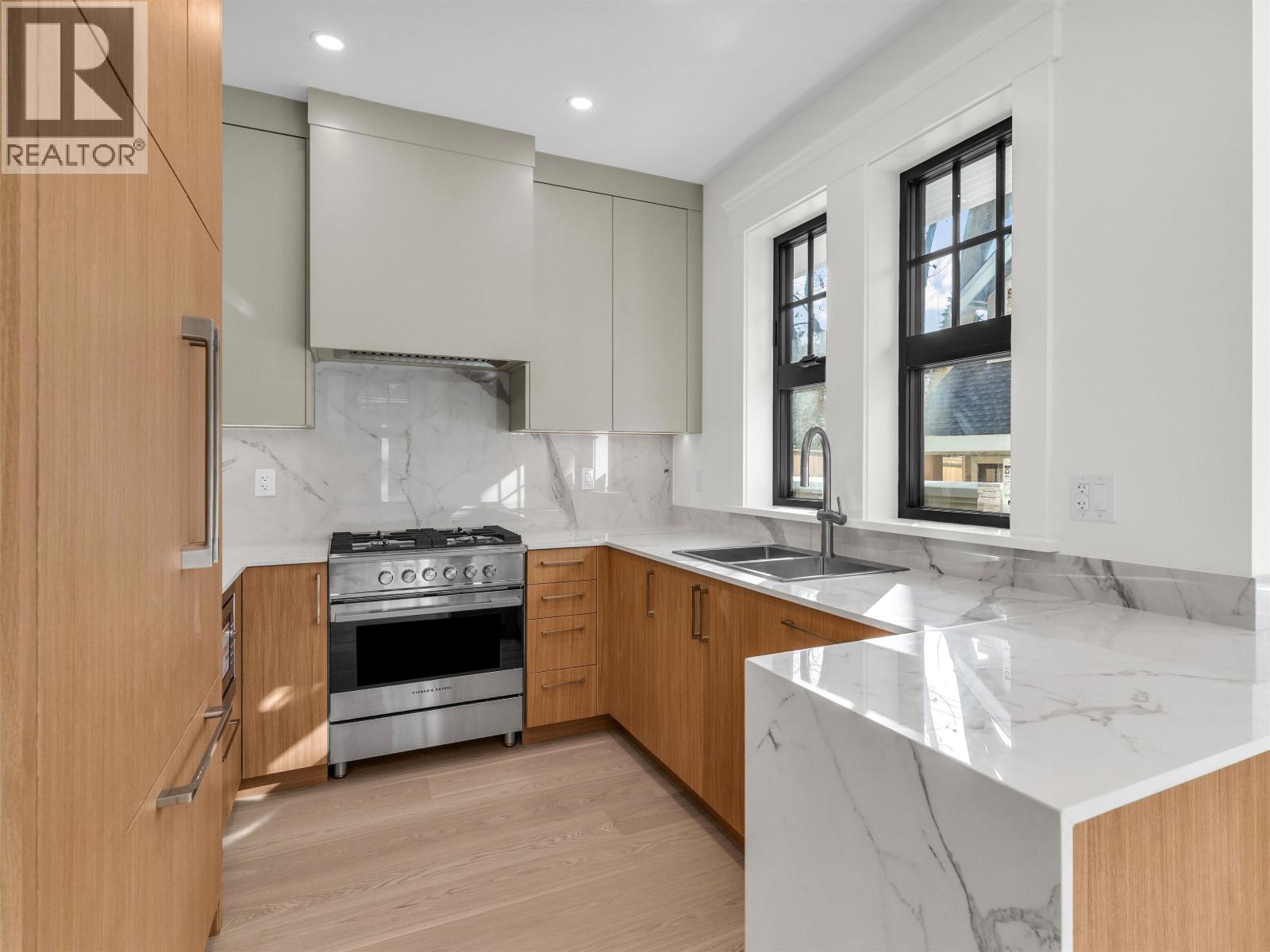 2568 W 2nd Avenue, Vancouver, British Columbia  V6K 1J8 - Photo 6 - R3096101