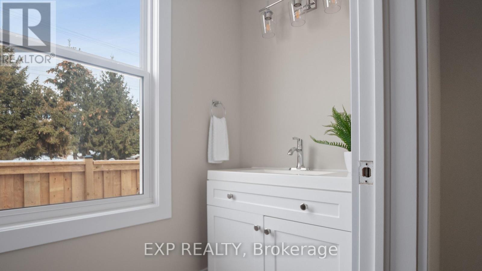 491 Upper Wentworth Street, Hamilton, Ontario  L9A 4T8 - Photo 11 - X12866420