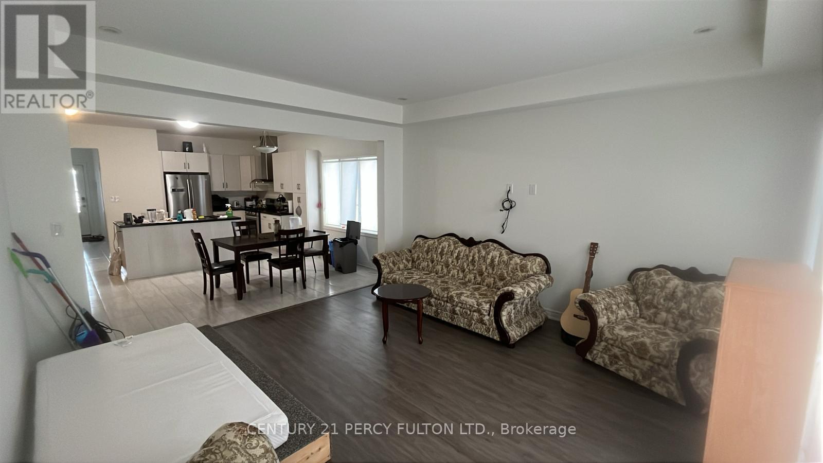 117 Juneberry Road, Thorold, Ontario  L2V 0H8 - Photo 2 - X12866438