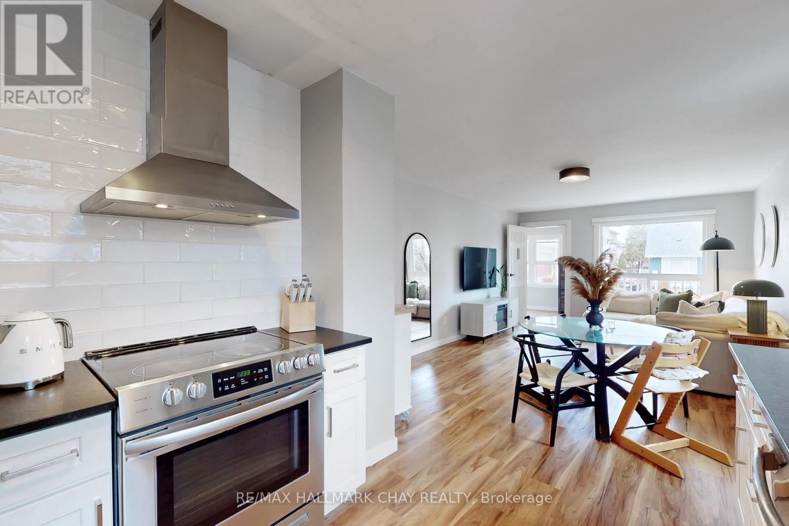 9 Bolton Avenue, Thorold, Ontario  L2V 3H5 - Photo 12 - X12866520