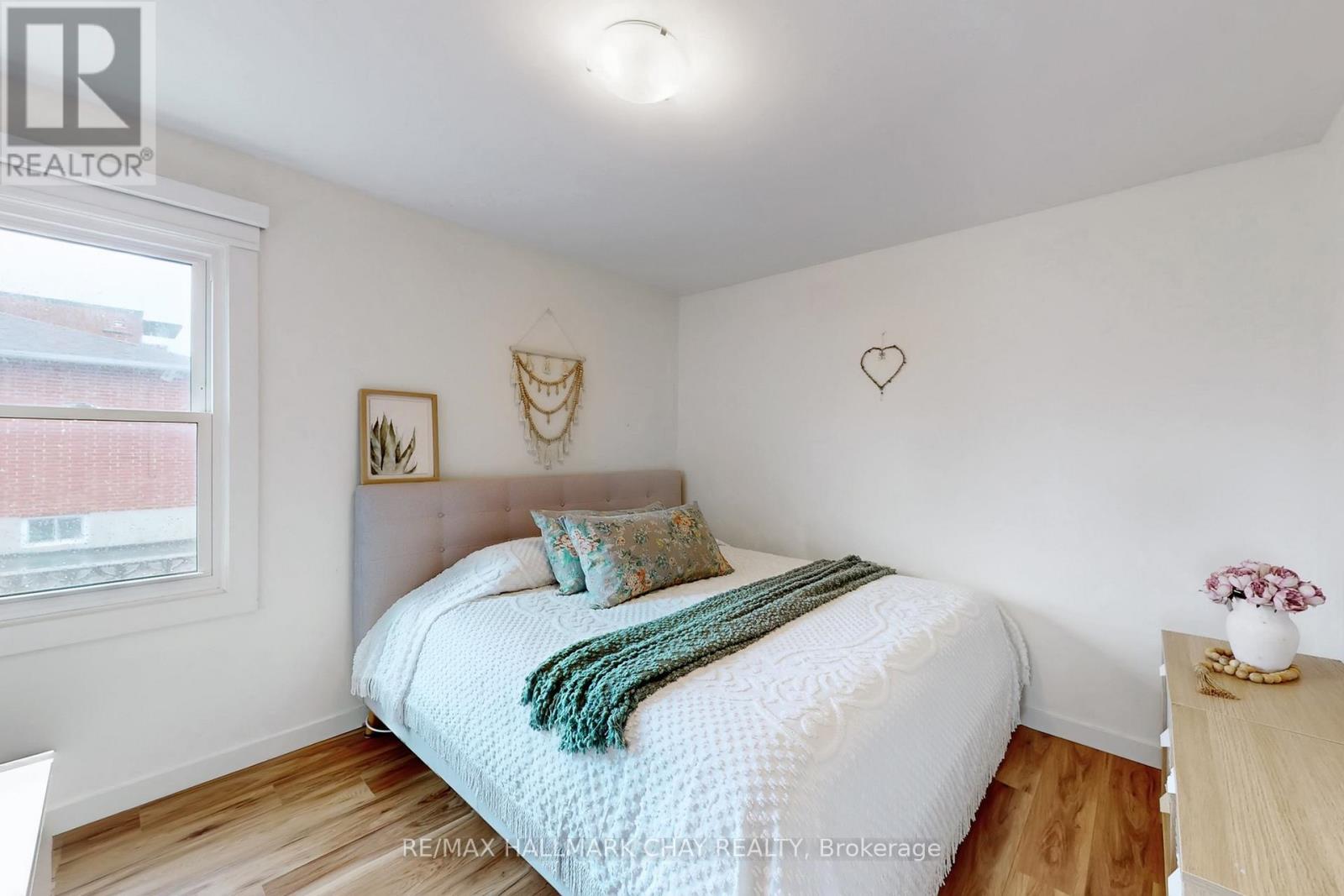 9 Bolton Avenue, Thorold, Ontario  L2V 3H5 - Photo 13 - X12866520