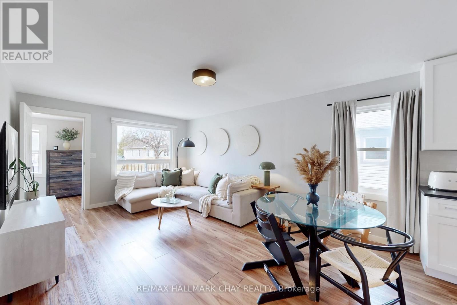 9 Bolton Avenue, Thorold, Ontario  L2V 3H5 - Photo 7 - X12866520