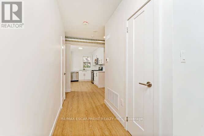 7 - 127 Victoria Avenue S, Hamilton, Ontario  L8N 2S9 - Photo 5 - X12866526