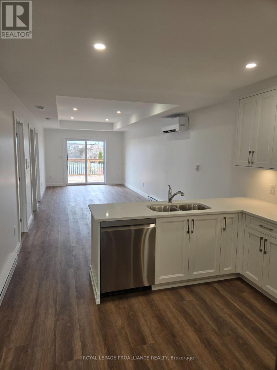 1 - 92 Lywood Street, Belleville, Ontario  K0K 1K0 - Photo 6 - X12776240