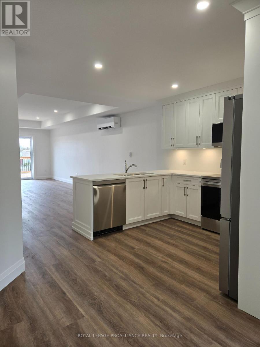 1 - 92 Lywood Street, Belleville, Ontario  K0K 1K0 - Photo 4 - X12776240