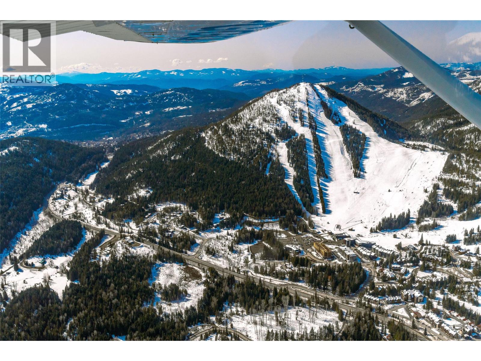 3052 Nancy Greene Highway, Rossland, British Columbia  V0G 1Y0 - Photo 18 - 10378046