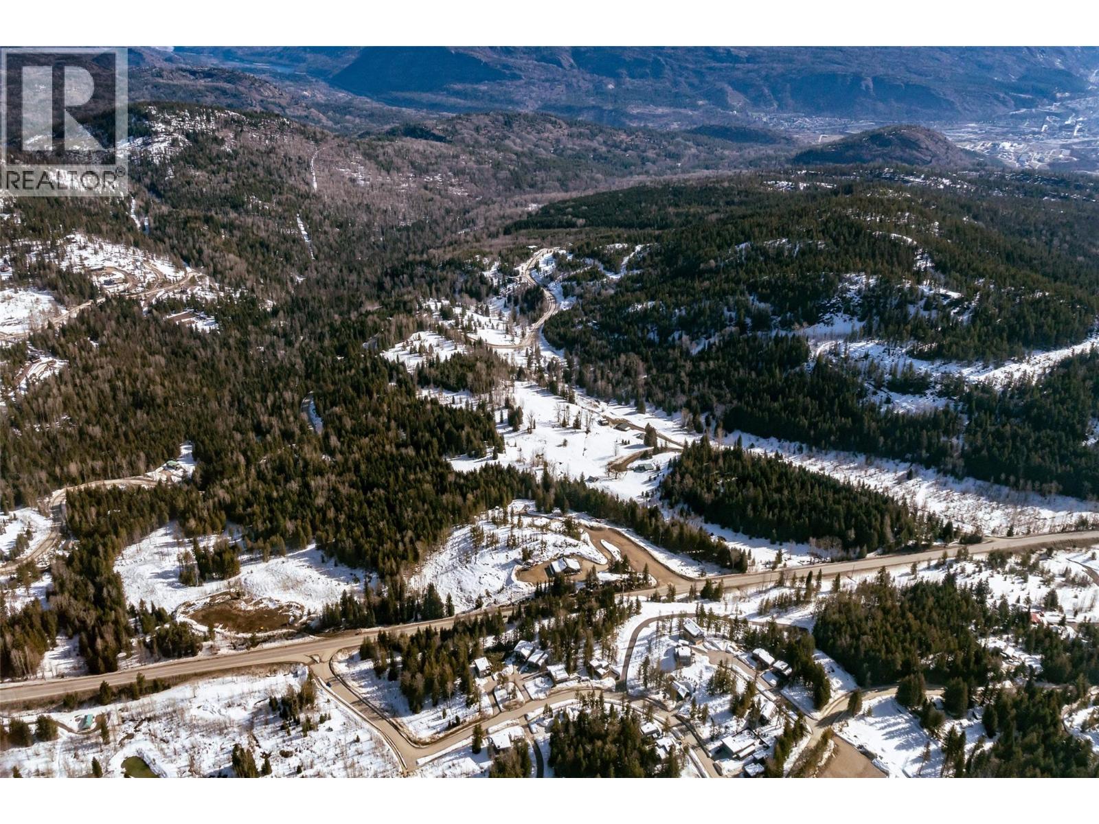 3052 Nancy Greene Highway, Rossland, British Columbia  V0G 1Y0 - Photo 27 - 10378046