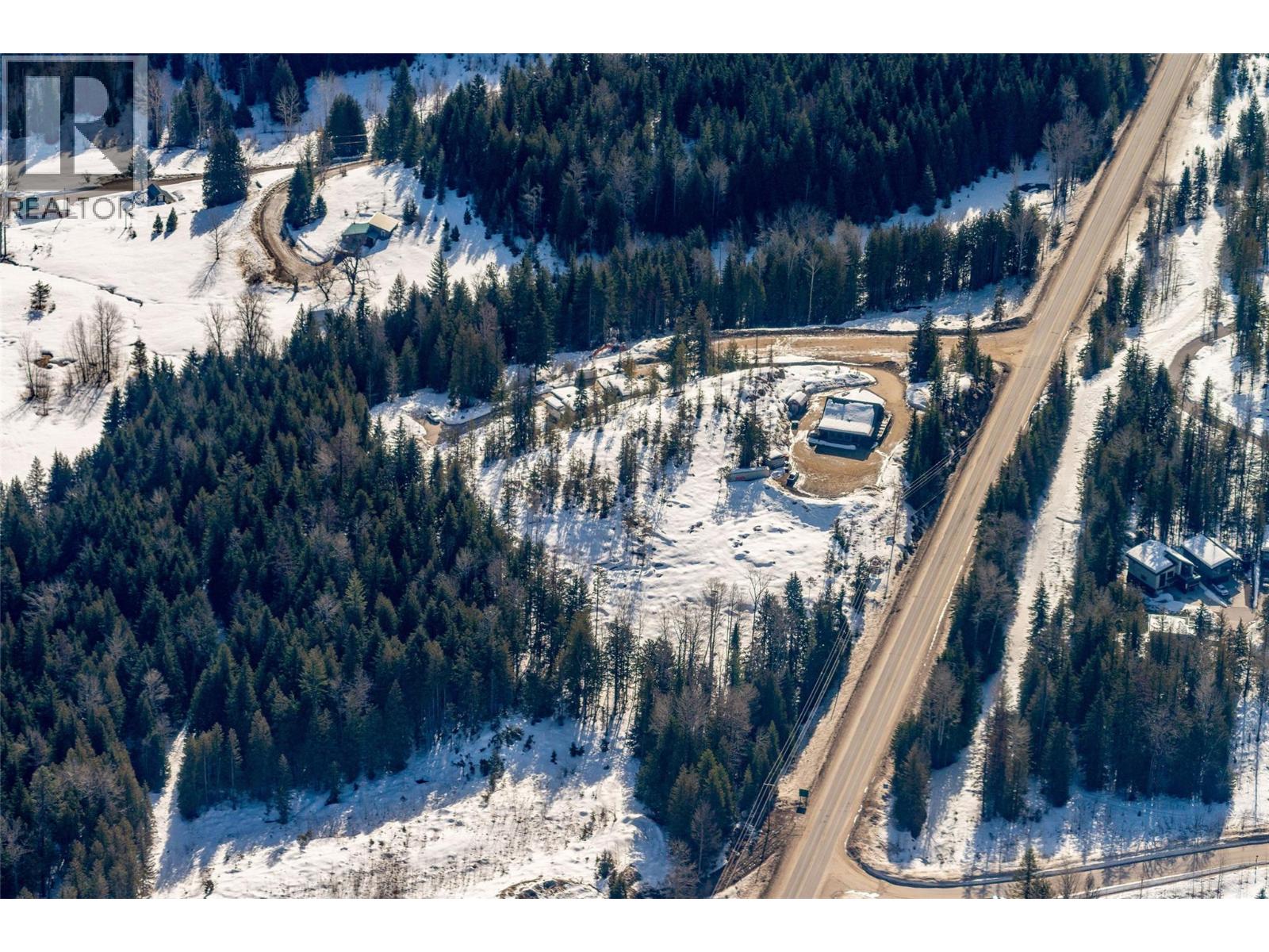 3052 Nancy Greene Highway, Rossland, British Columbia  V0G 1Y0 - Photo 7 - 10378046