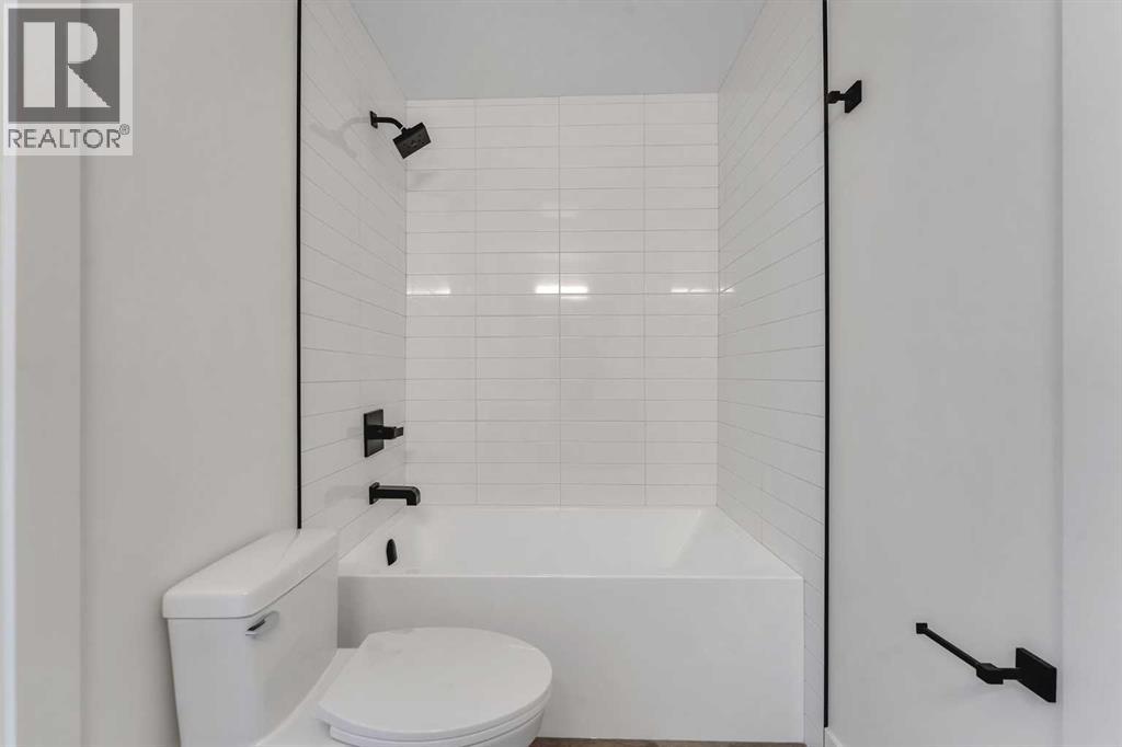 138 North Bridges Garden, Langdon, Alberta  T0J 1X3 - Photo 20 - A2282165