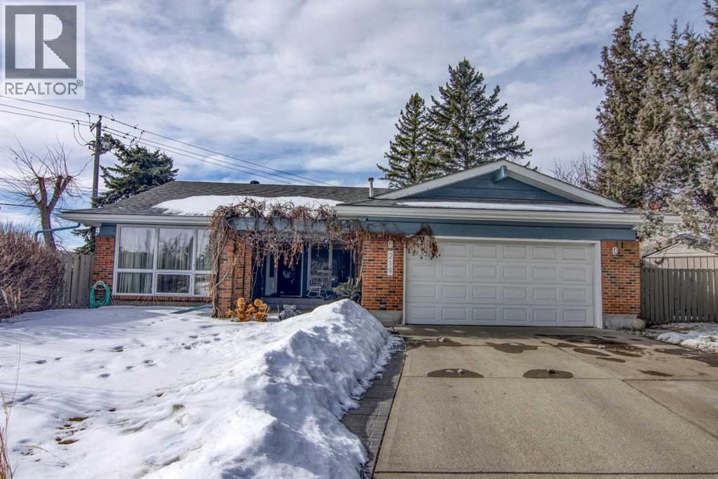 219 Lake Wood Place SE, Calgary, Alberta