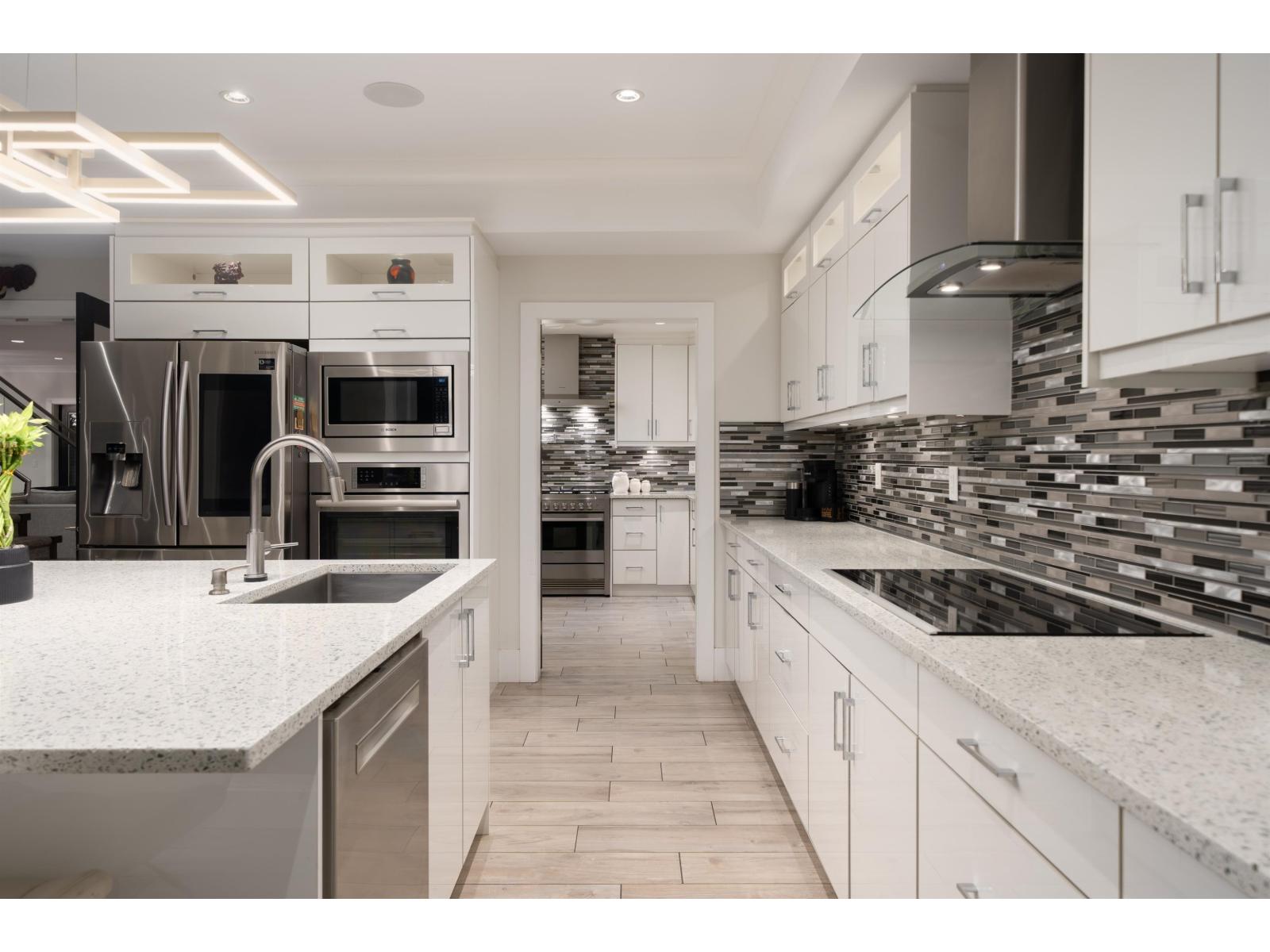 17985 56a Avenue, Surrey, British Columbia  V3S 5H4 - Photo 14 - R3097814