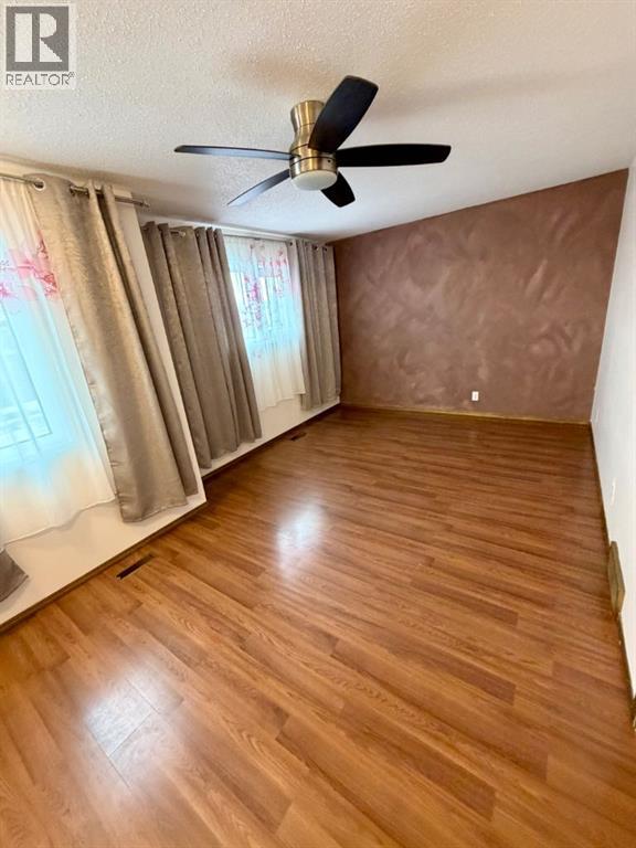 79 Greenham Drive, Red Deer, Alberta  T2P 3J9 - Photo 9 - A2291686