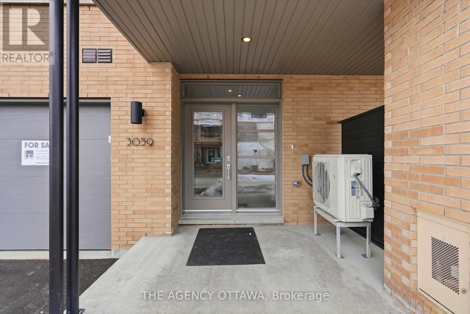3059 Showcase Crescent, Ottawa, Ontario  K4M 1B2 - Photo 3 - X12866670
