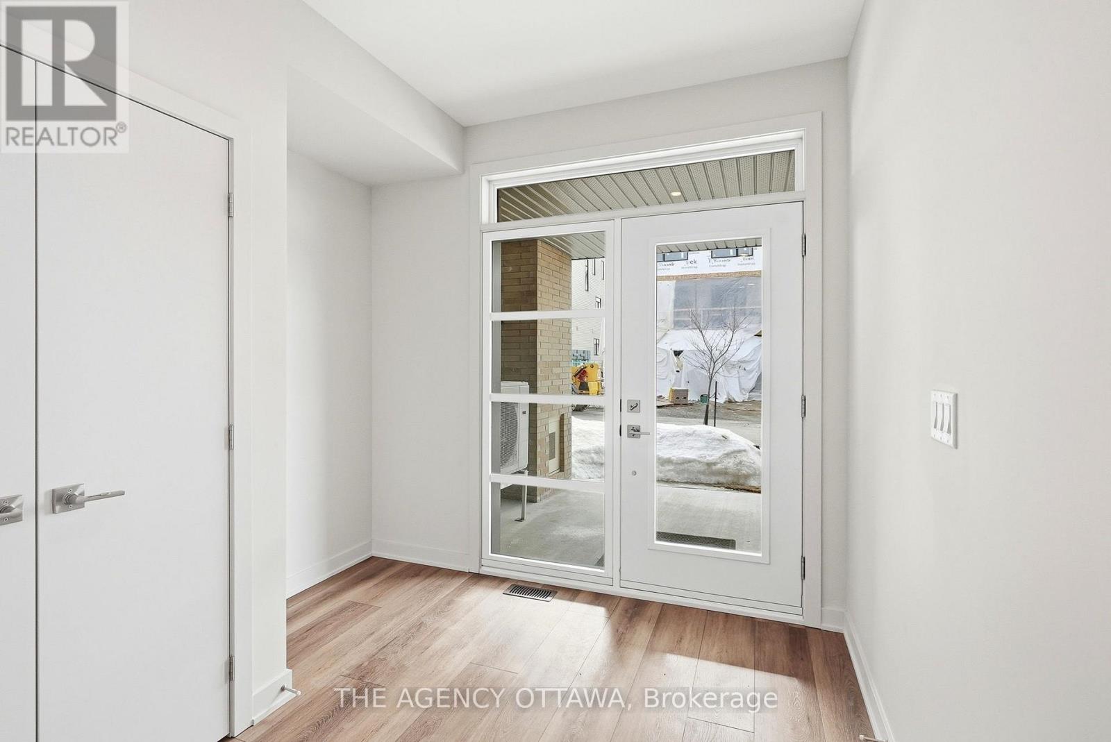 3059 Showcase Crescent, Ottawa, Ontario  K4M 1B2 - Photo 4 - X12866670