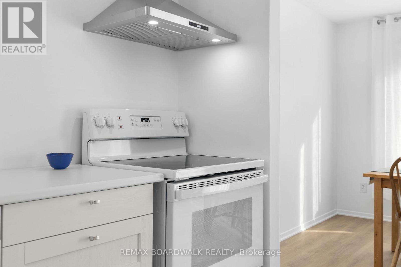 12 Selye Crescent, Ottawa, Ontario  K2K 1C9 - Photo 14 - X12656566