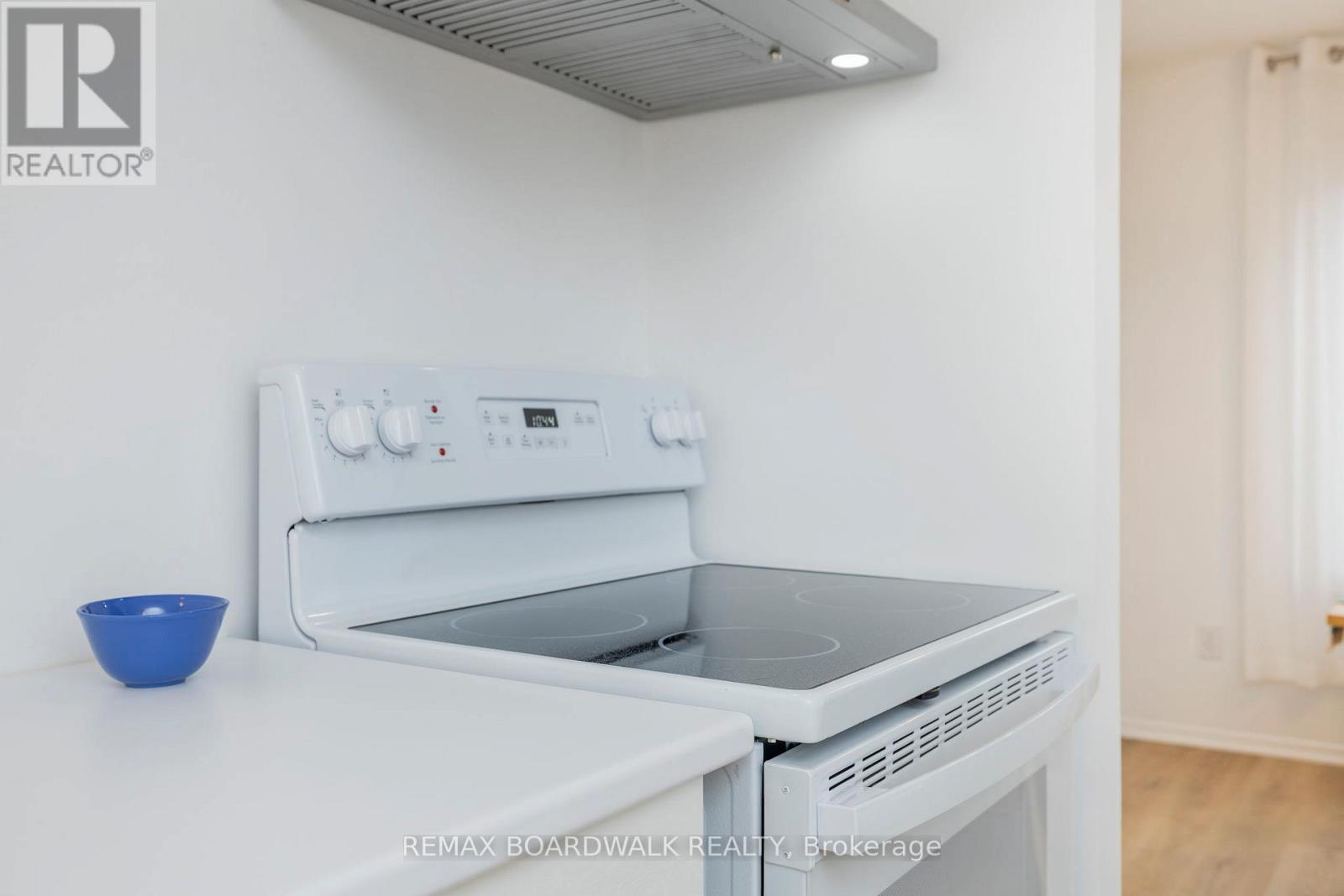 12 Selye Crescent, Ottawa, Ontario  K2K 1C9 - Photo 16 - X12656566