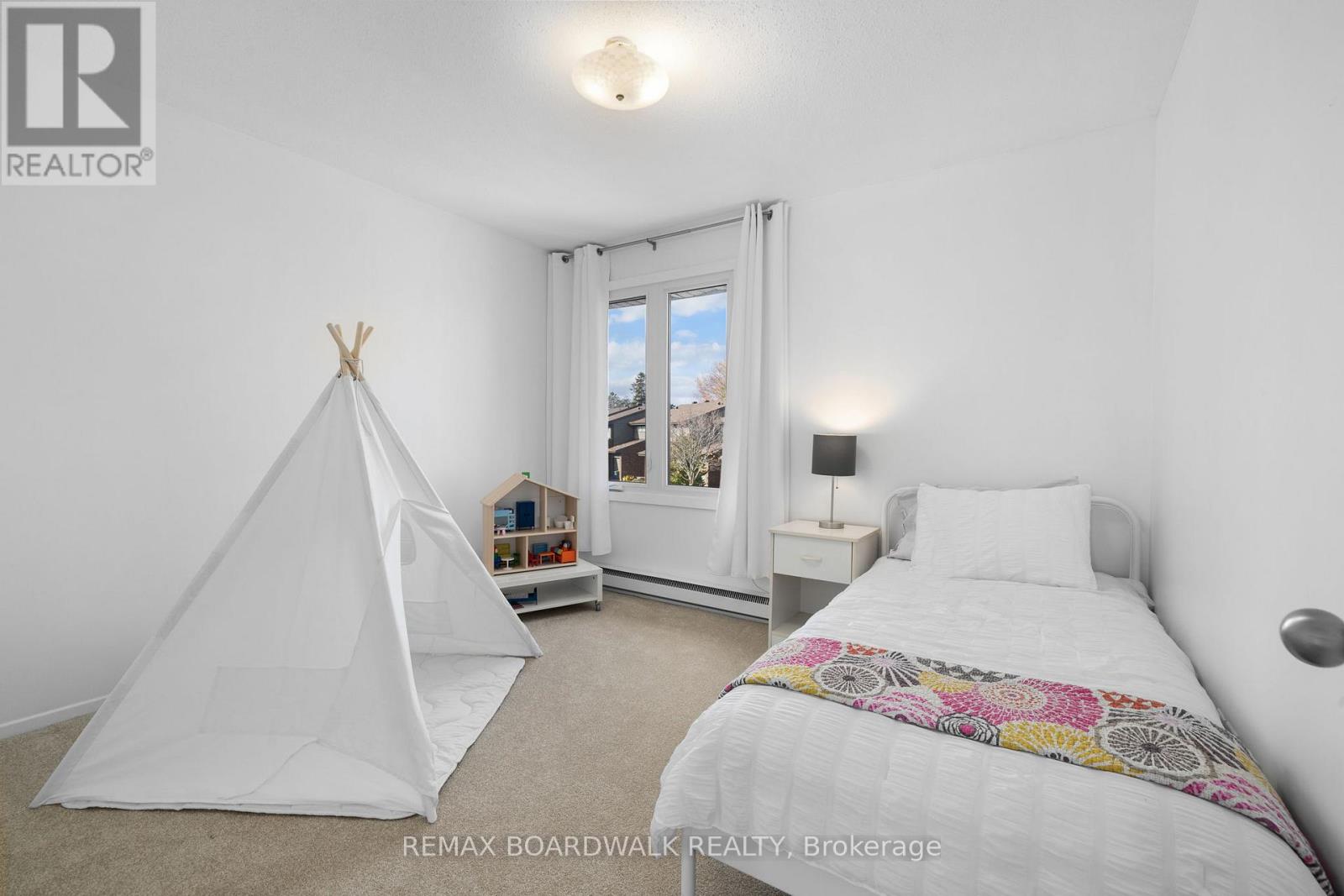 12 Selye Crescent, Ottawa, Ontario  K2K 1C9 - Photo 24 - X12656566