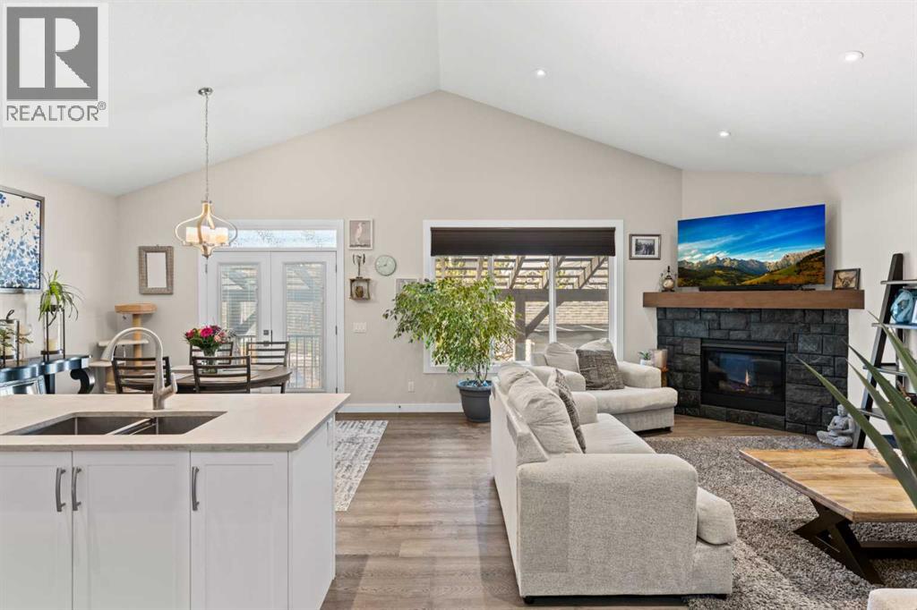 18 Drake Landing Street, Okotoks, Alberta  T1S 0P7 - Photo 5 - A2282904