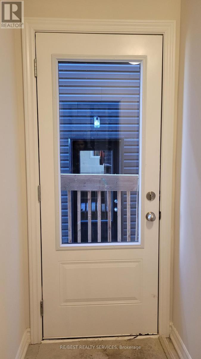 Bsmt - 93 Berkely Street, Wasaga Beach, Ontario  L9Z 2N6 - Photo 4 - S12839058