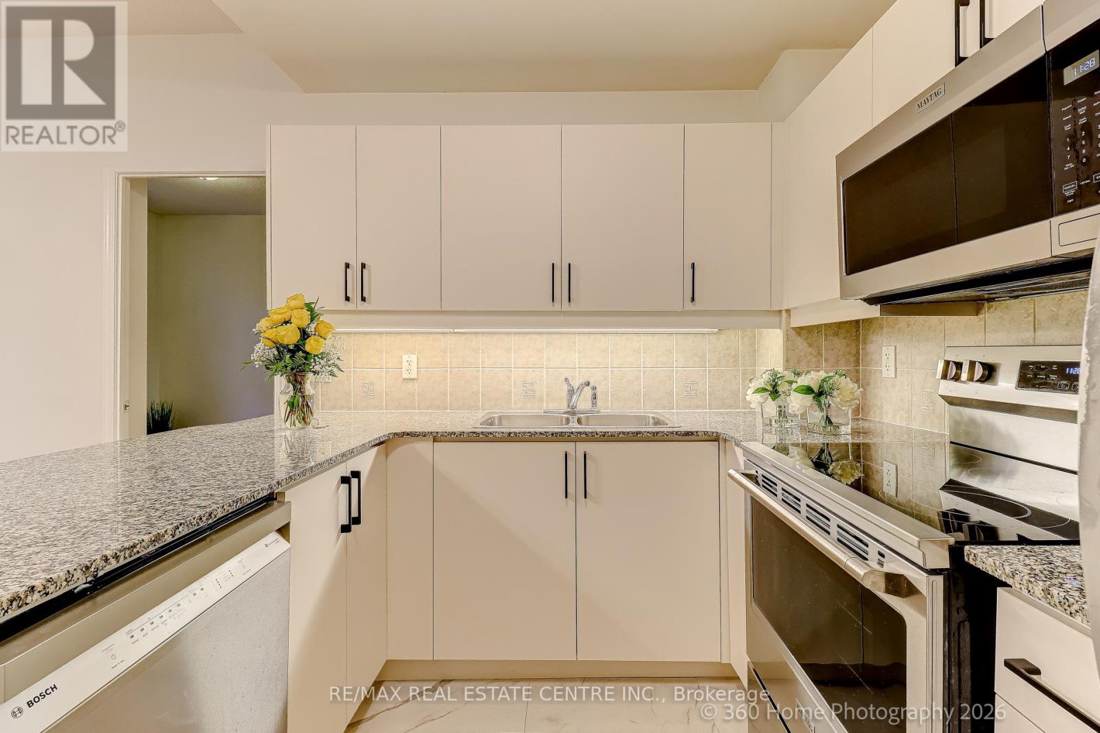 107 - 350 Princess Royal Drive, Mississauga, Ontario  L5B 4N1 - Photo 2 - W12865942