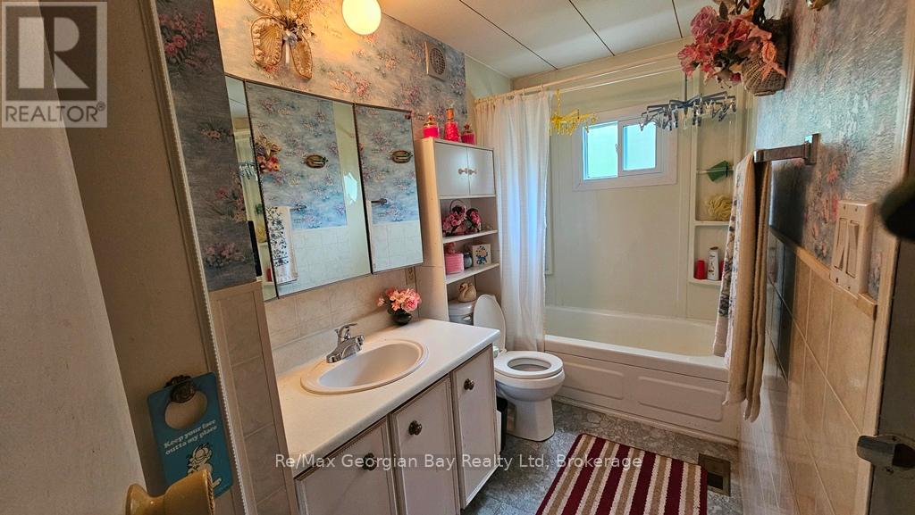 27 Mimosa Drive, Innisfil, Ontario  L9S 1P8 - Photo 19 - N12866706