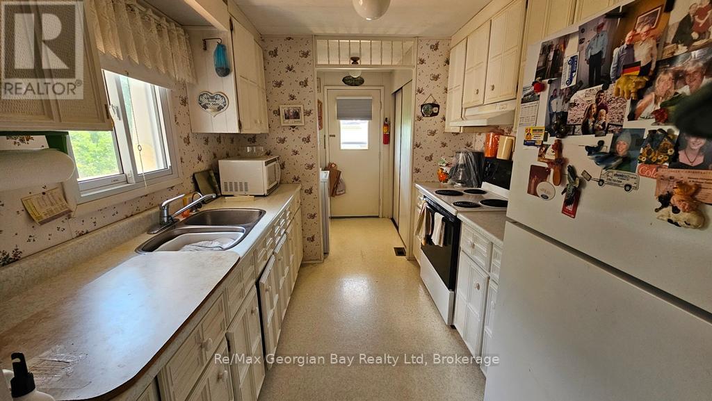 27 Mimosa Drive, Innisfil, Ontario  L9S 1P8 - Photo 3 - N12866706