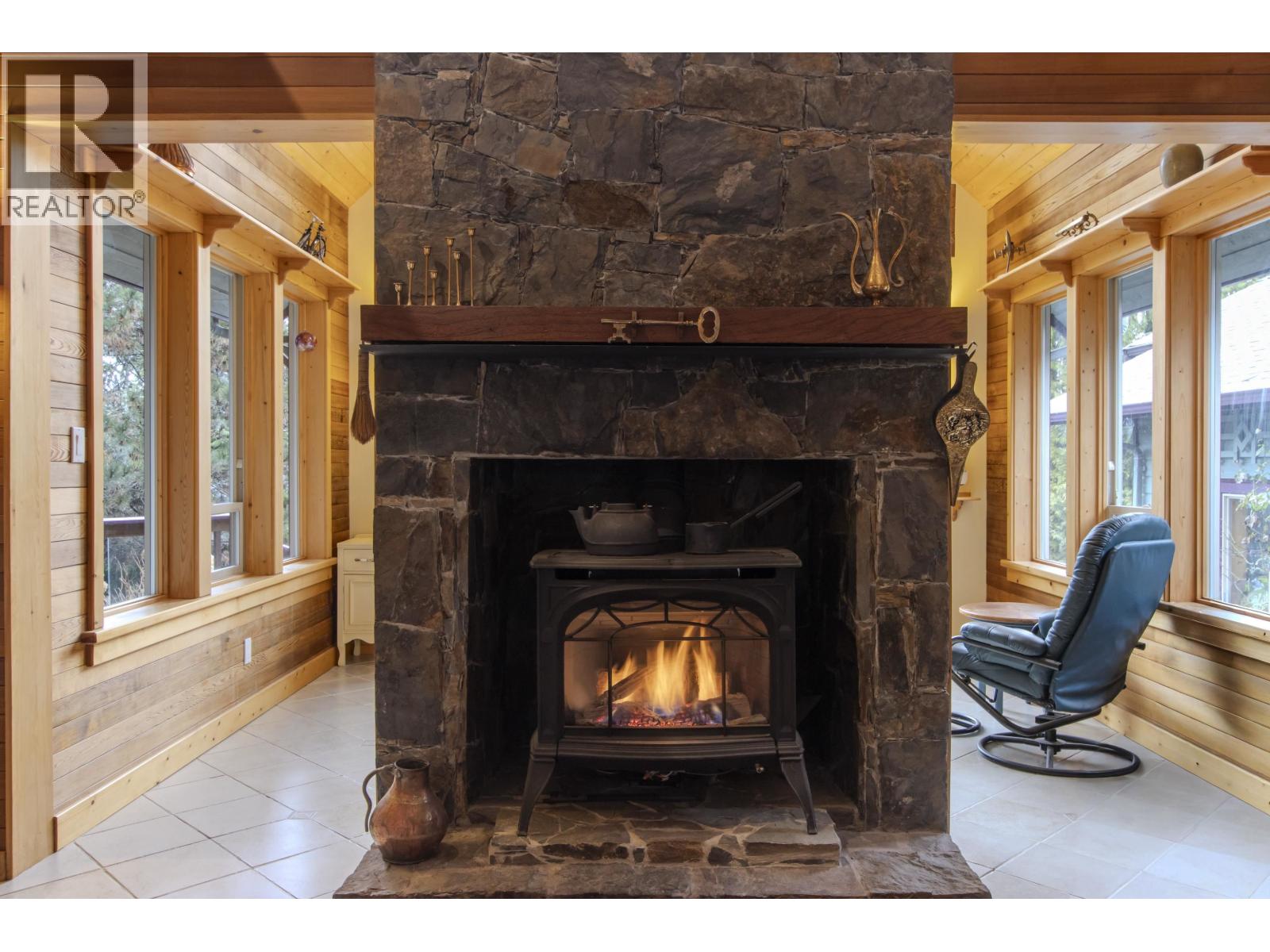 2317 Greenwood Way, Squamish, British Columbia  V0N 1T0 - Photo 1 - R3098020