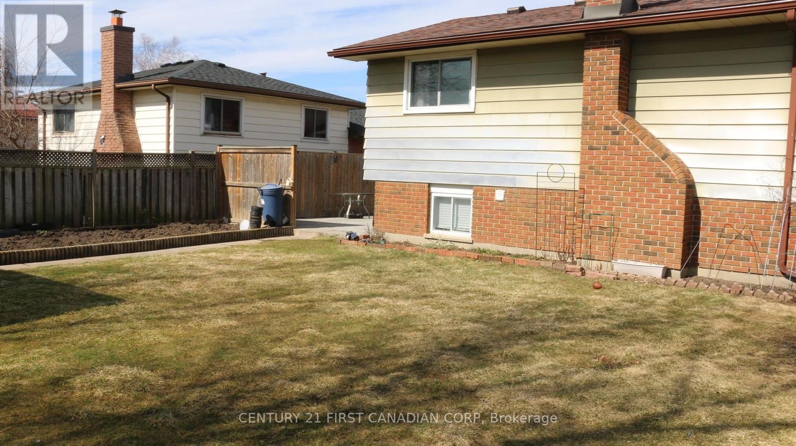 Photo 40 of 43 for 118 Rosamond Crescent