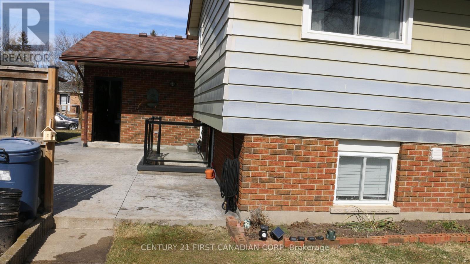 Photo 42 of 43 for 118 Rosamond Crescent