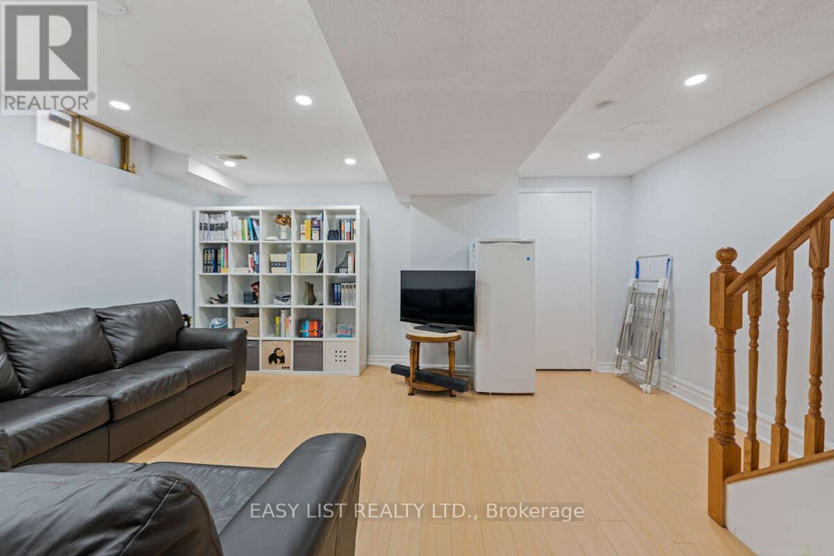 109 Whitney Place, Vaughan (Lakeview Estates), Ontario  L4J 6V6 - Photo 14 - N12866608