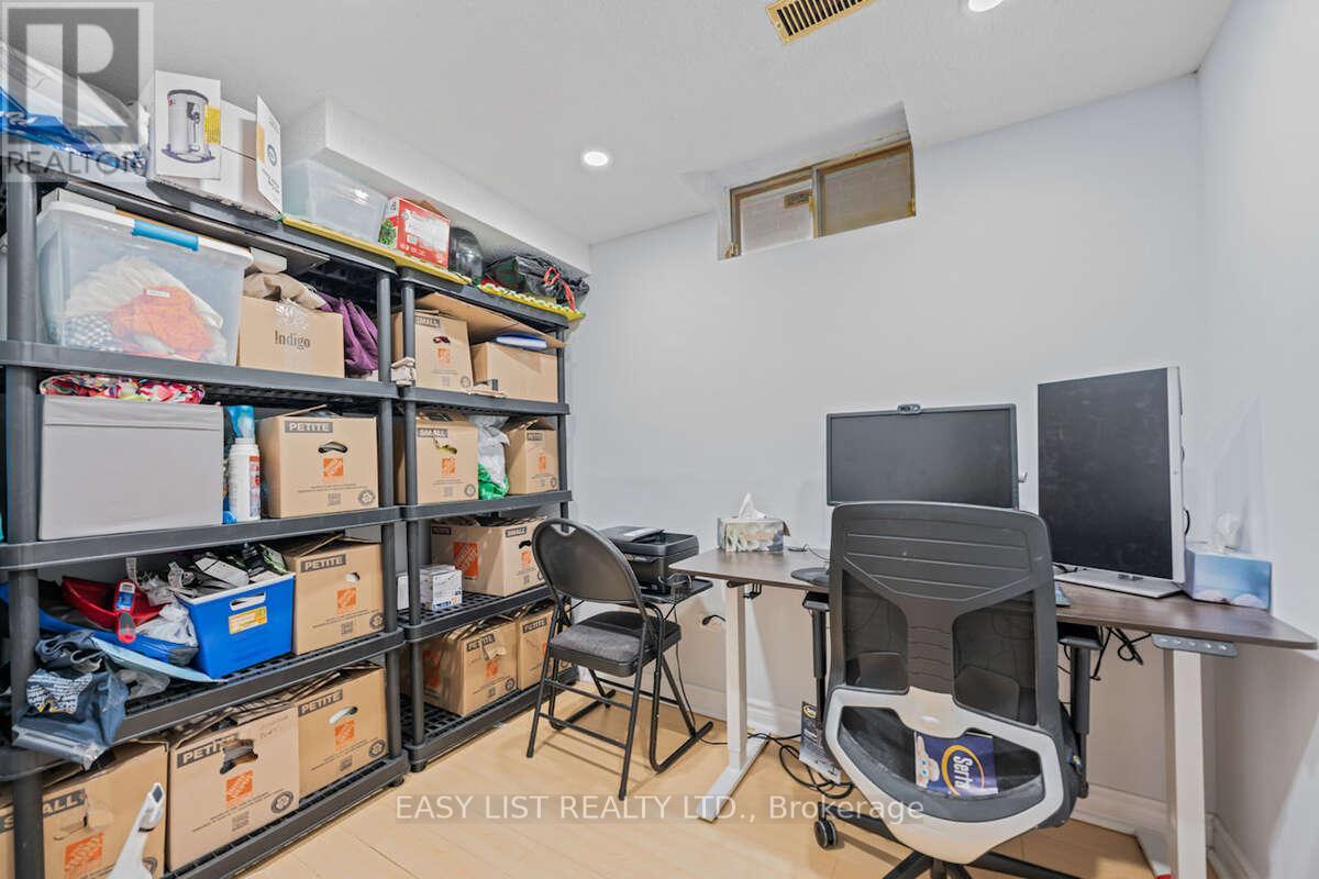 109 Whitney Place, Vaughan (Lakeview Estates), Ontario  L4J 6V6 - Photo 17 - N12866608